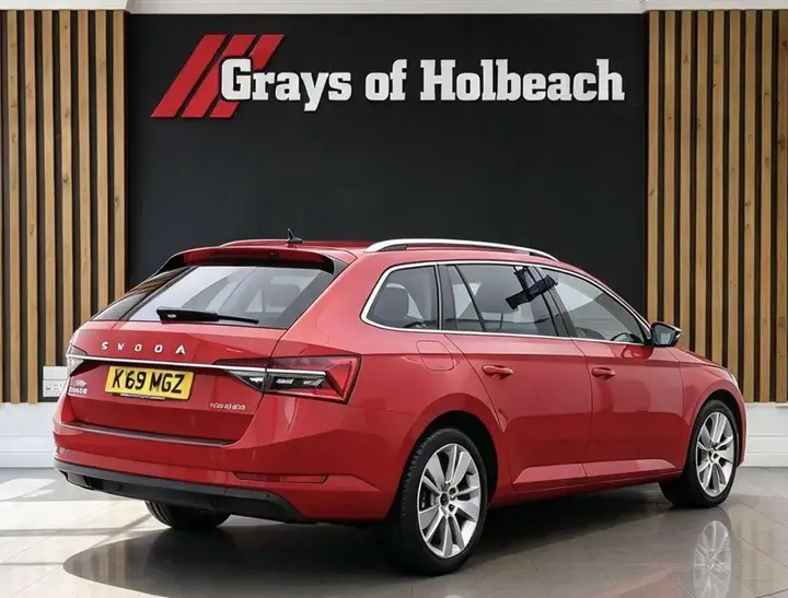 Skoda Superb 2019 photo 3