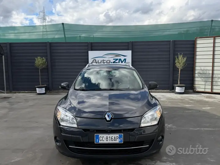 Renault Megane 2011 photo 2