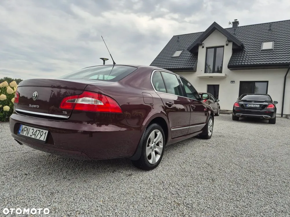 Skoda Superb 2009 photo 5