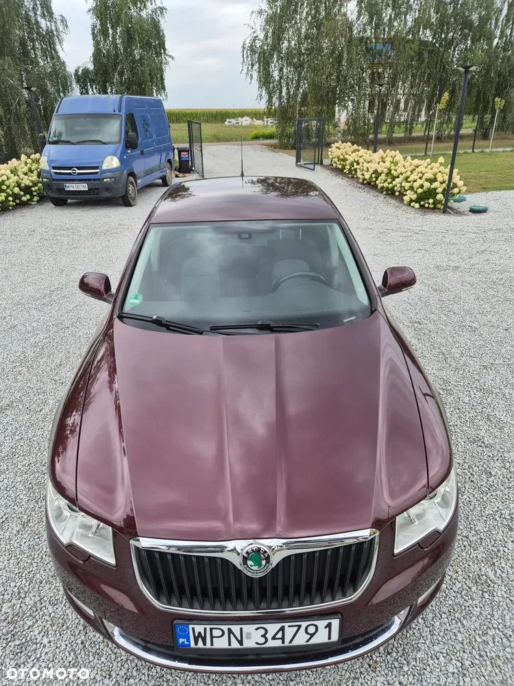 Skoda Superb 2009 photo 4