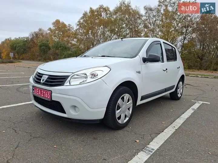 Dacia Sandero 2009 photo 3
