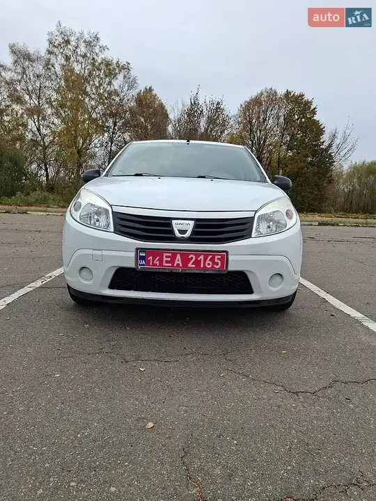 Dacia Sandero 2009 photo 2