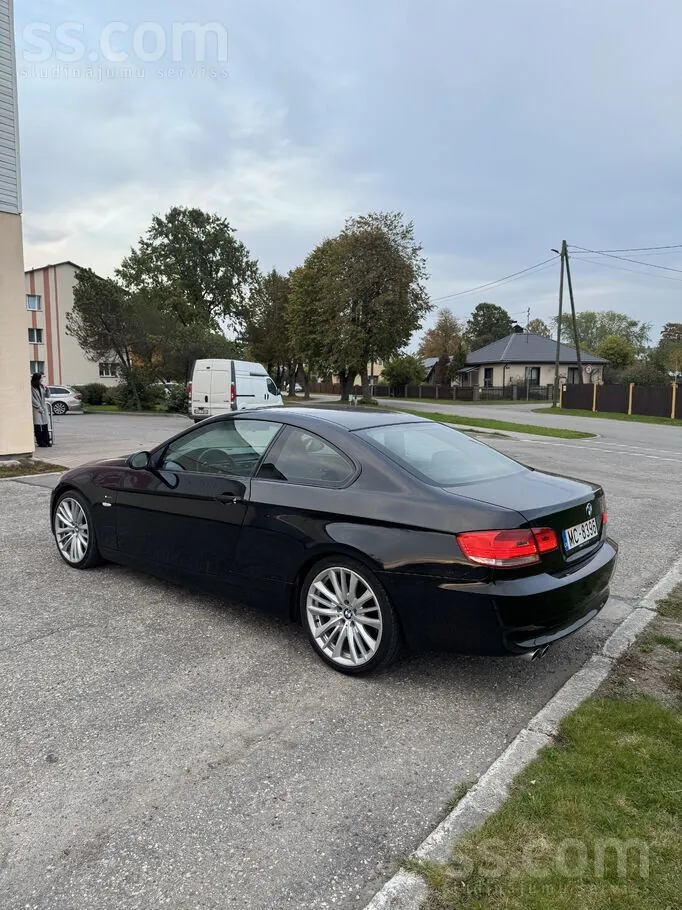 BMW 330 2006 photo 4