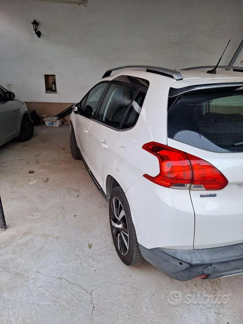 Peugeot 2008 2015 photo 3