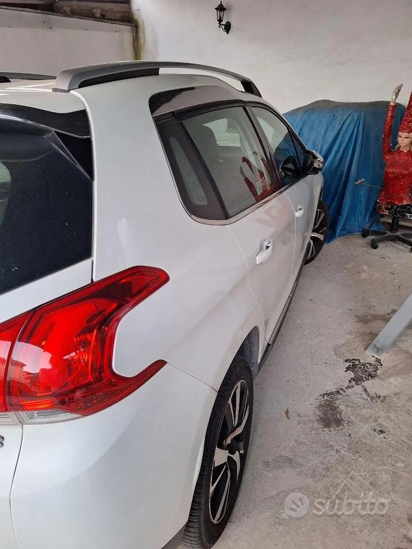 Peugeot 2008 2015 photo 4