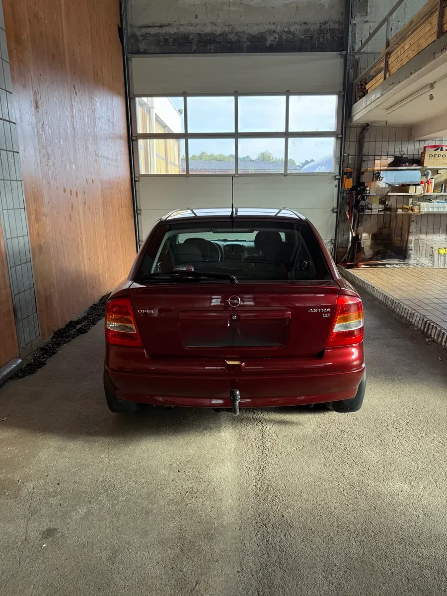 Opel Astra 2000 photo 2