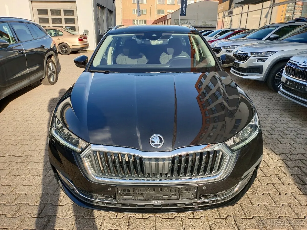 Skoda Octavia 2023 photo 2