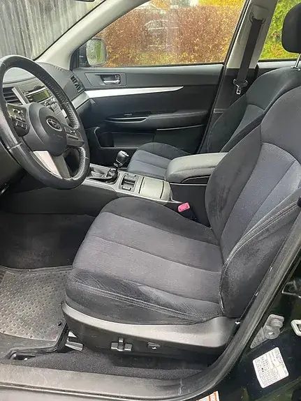 Subaru Outback 2011 photo 3