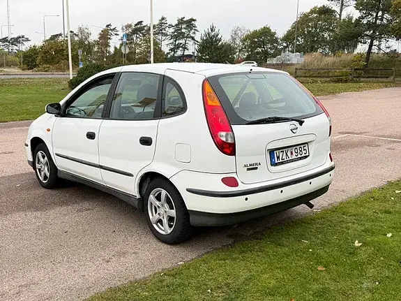 Nissan Almera Tino 2005 photo 4
