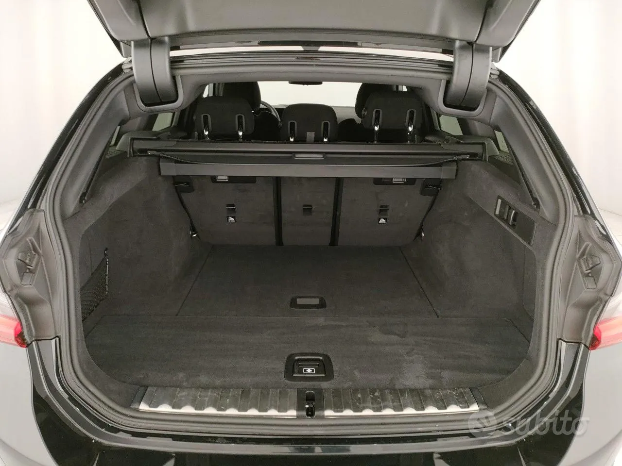 BMW 3 Series 2025 photo 4