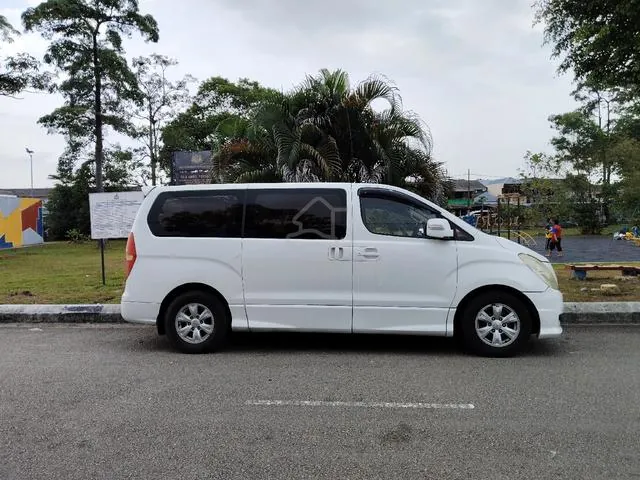 Hyundai Starex