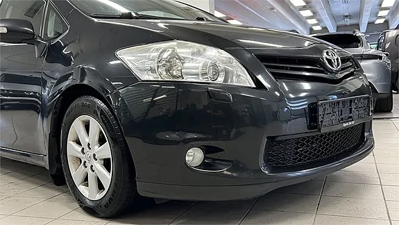 Toyota Auris 2012 photo 5