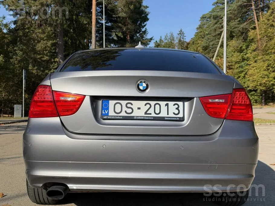 BMW 320 2011 photo 4