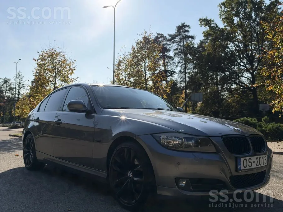 BMW 320 2011 photo 2