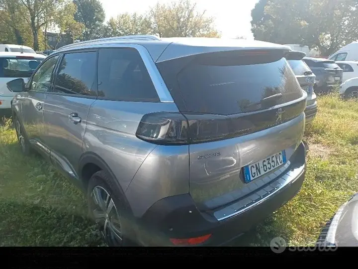 Peugeot 5008 2023 photo 4