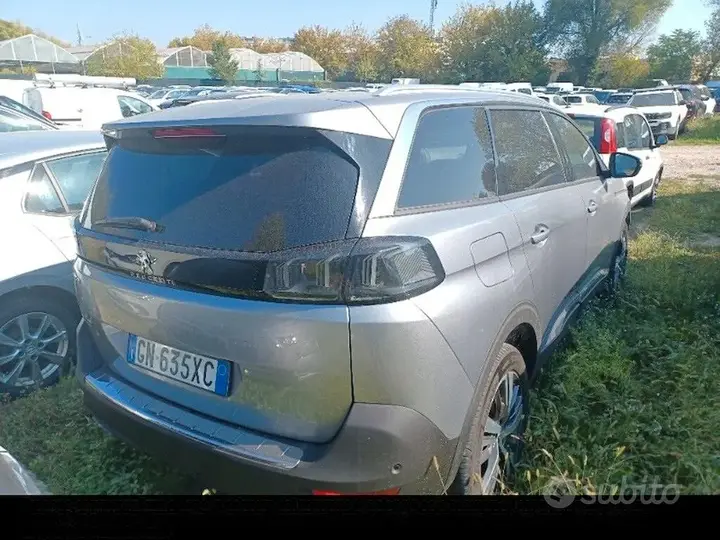 Peugeot 5008 2023 photo 5