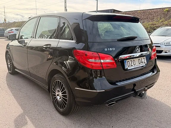 Mercedes-Benz B180 2012 photo 4