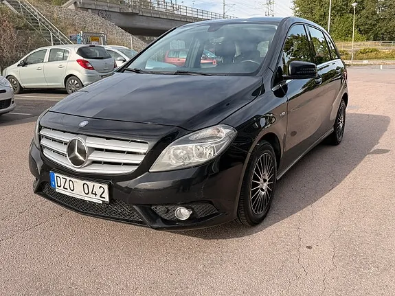 Mercedes-Benz B180