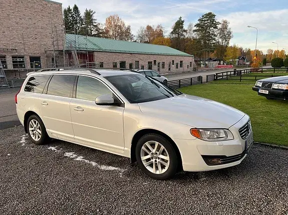 Volvo V70 2014 photo 3