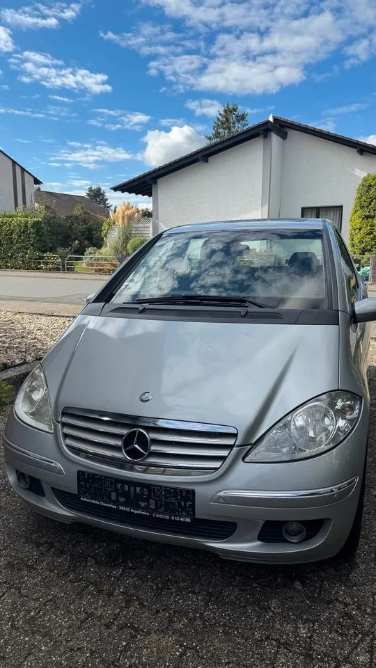 Mercedes-Benz A180