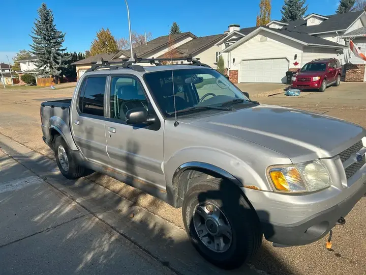 Ford Explorer Sport Trac 2004 photo 3