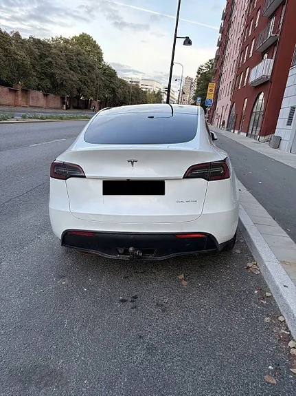 Tesla Model Y 2023 photo 4