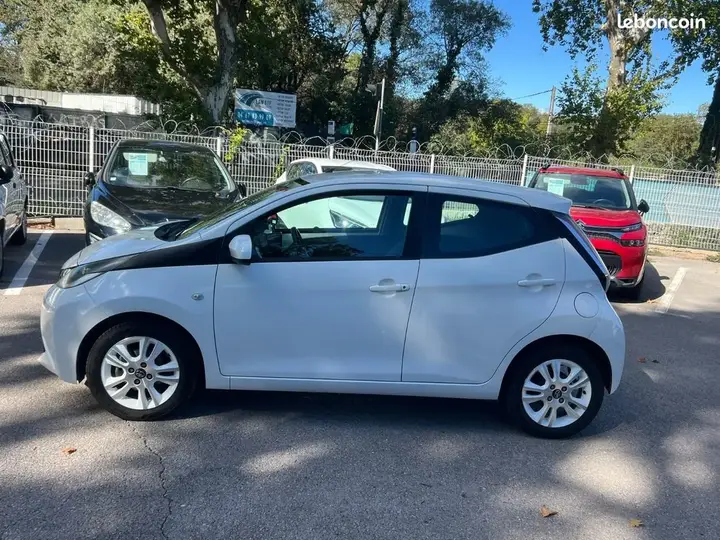 Toyota Aygo 2015 photo 2