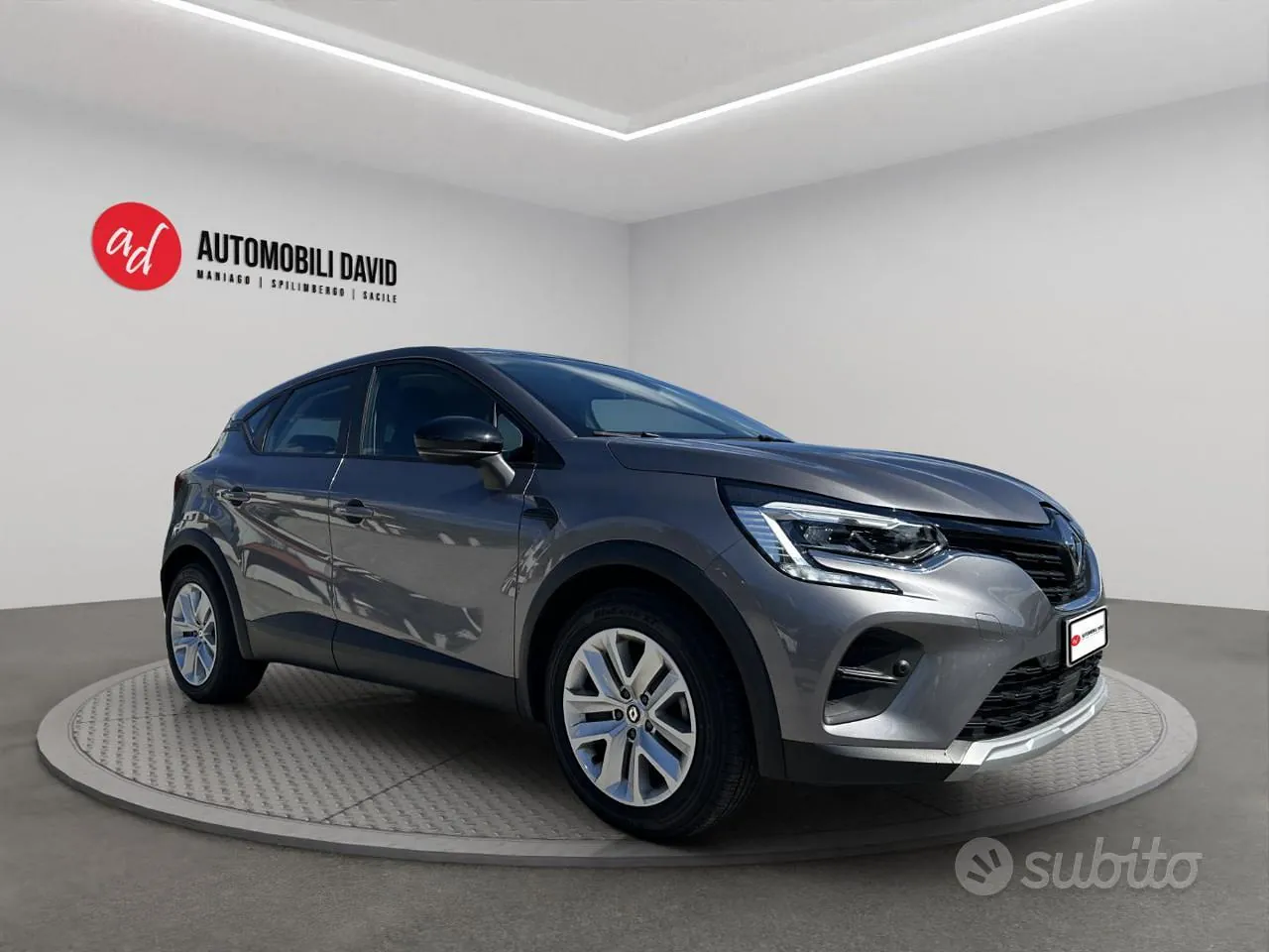 Renault Captur 2023 photo 2