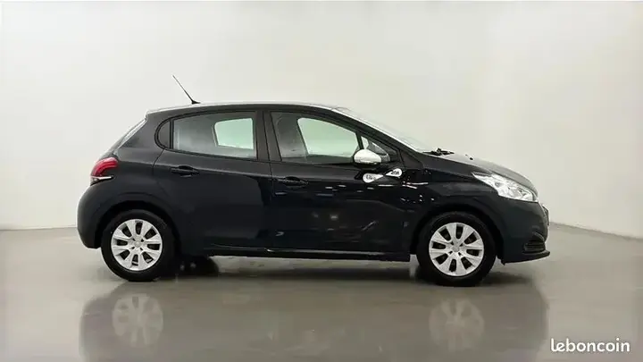 Peugeot 208 2019 photo 4
