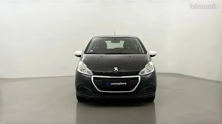 Peugeot 208 2019 photo 2