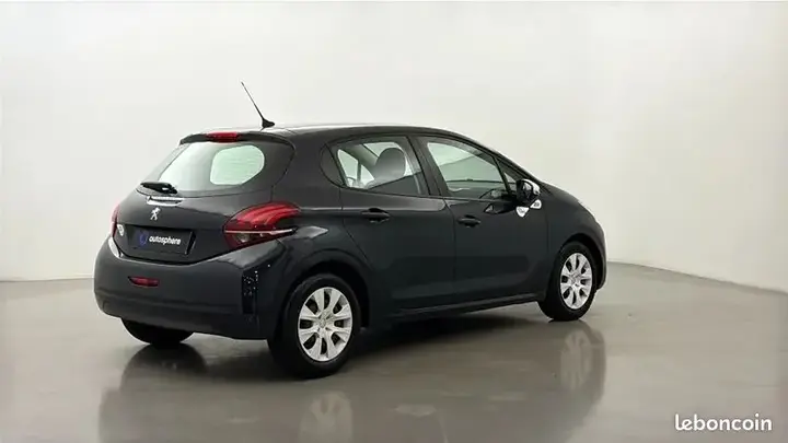 Peugeot 208 2019 photo 5