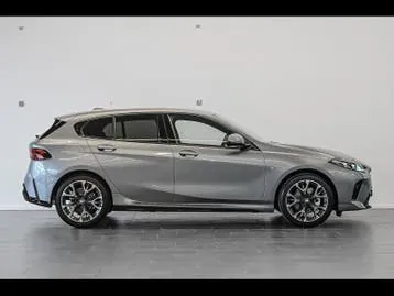 BMW 1 Series 2025 photo 3
