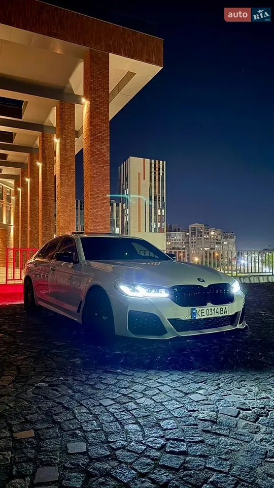 BMW 5 Series 2018 photo 2