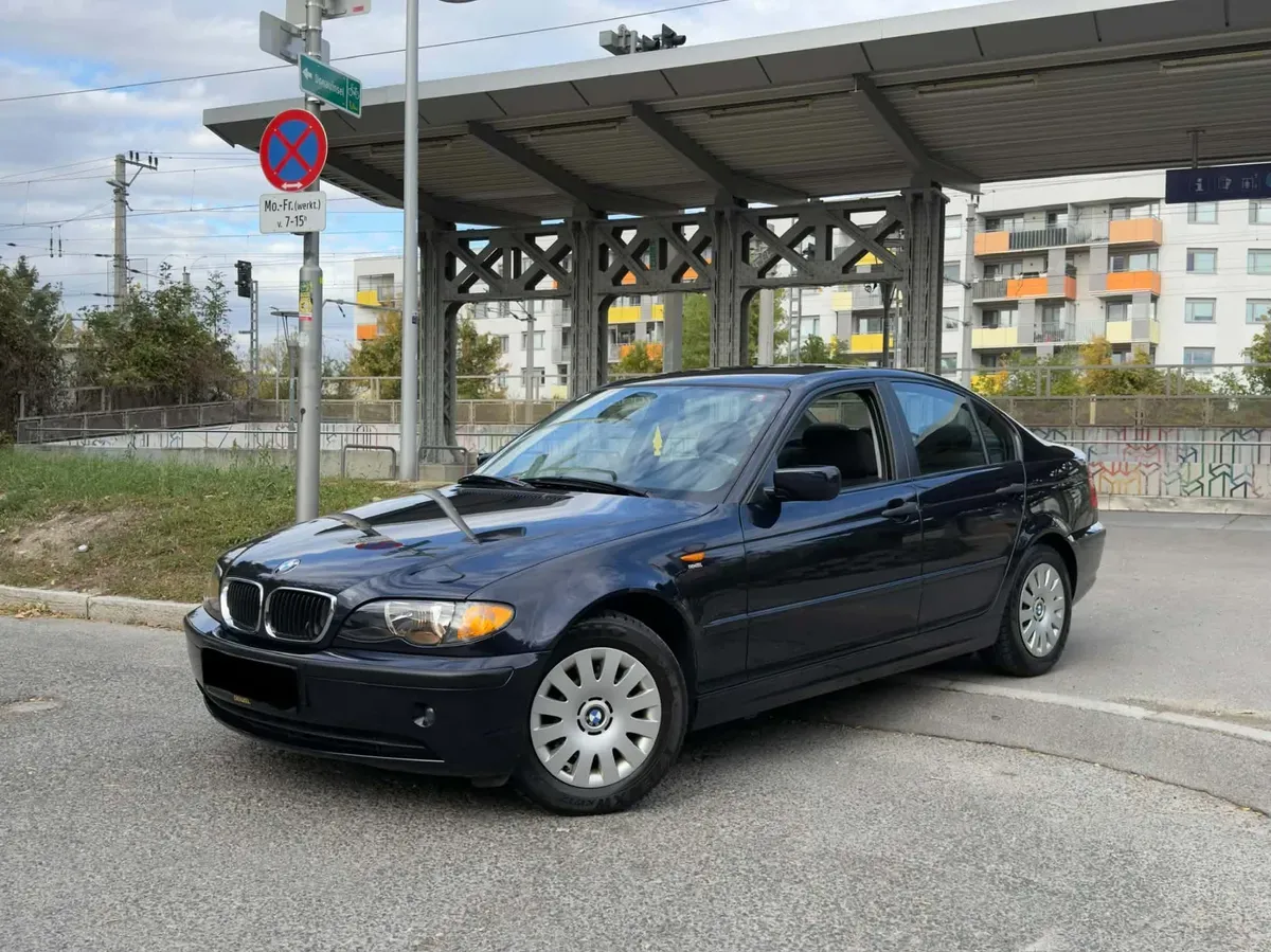 BMW 3 Series 2004 photo 2