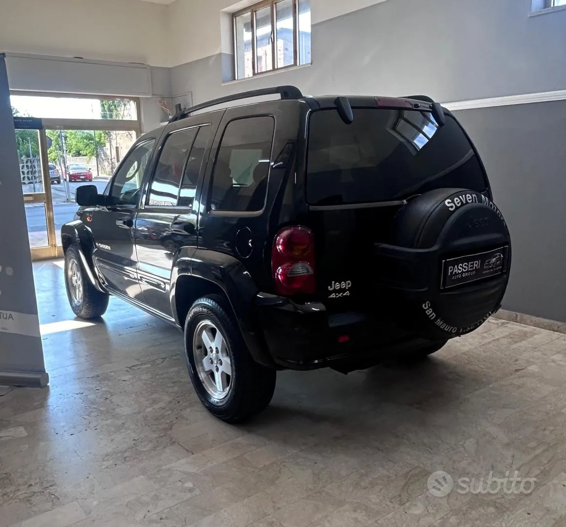 Jeep Cherokee 2002 photo 4