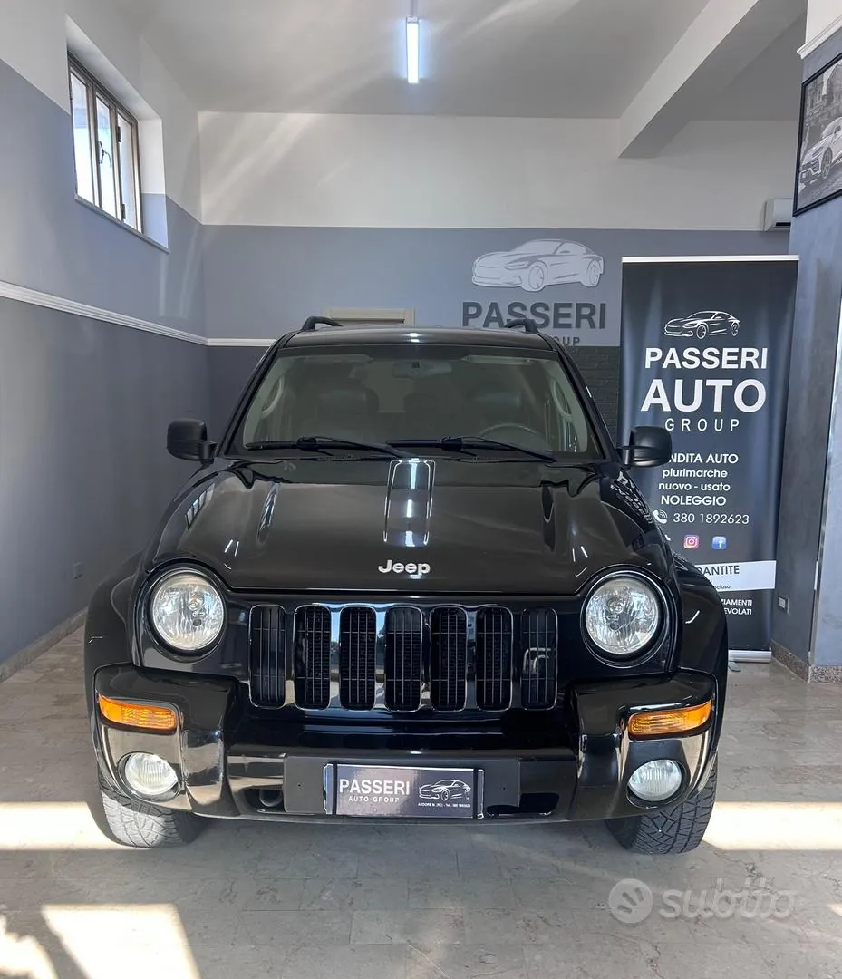Jeep Cherokee 2002 photo 2
