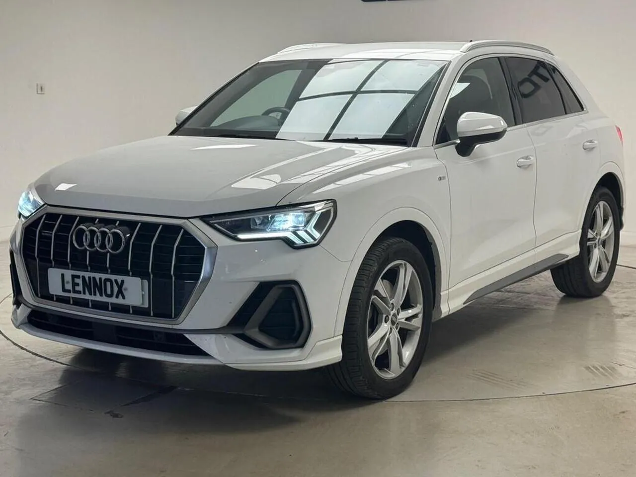 Audi Q3 2024 photo 2