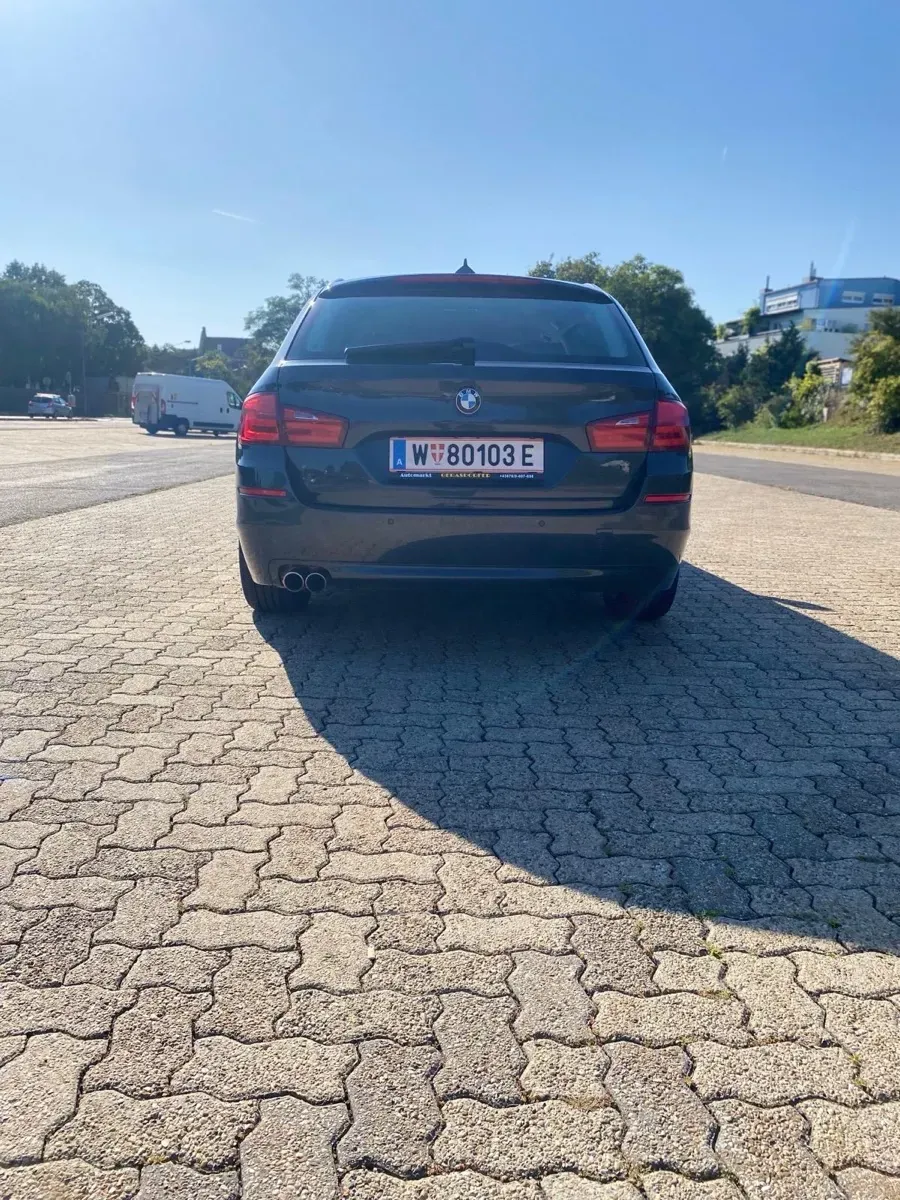 BMW 5 Series 2011 photo 3