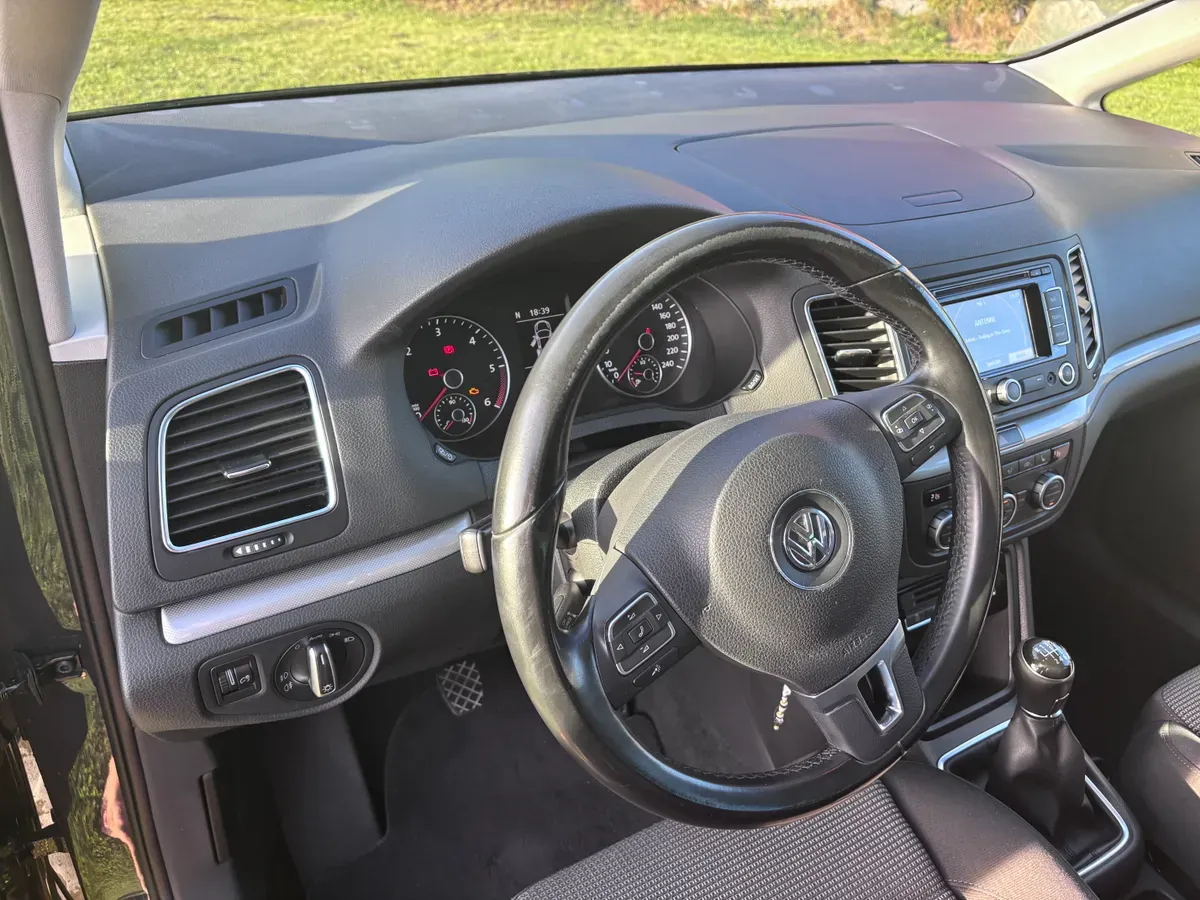 Volkswagen Sharan 2014 photo 3