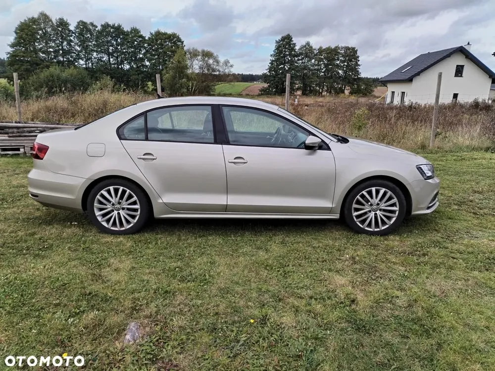 Volkswagen Jetta 2015 photo 3