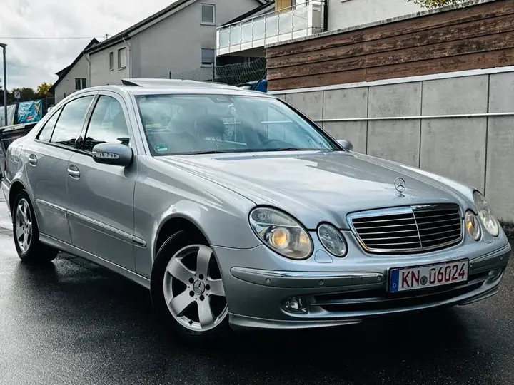 Mercedes-Benz E240