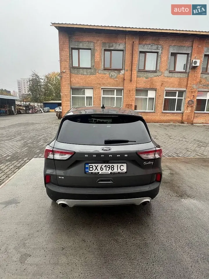 Ford Escape 2021 photo 2