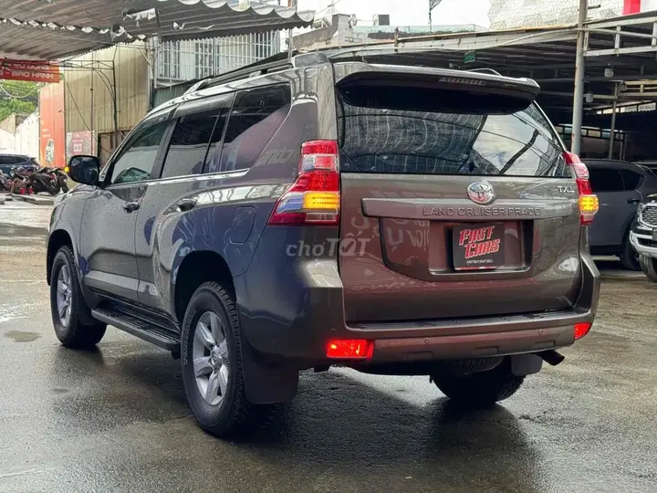 Toyota Land Cruiser Prado 2014 photo 2