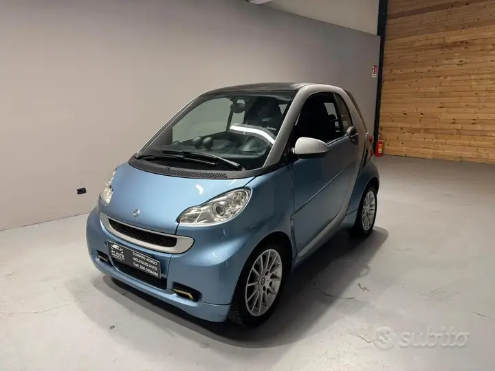 Smart Fortwo 2011 photo 3