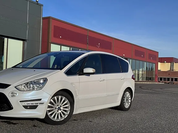 Ford S-Max 2013 photo 2