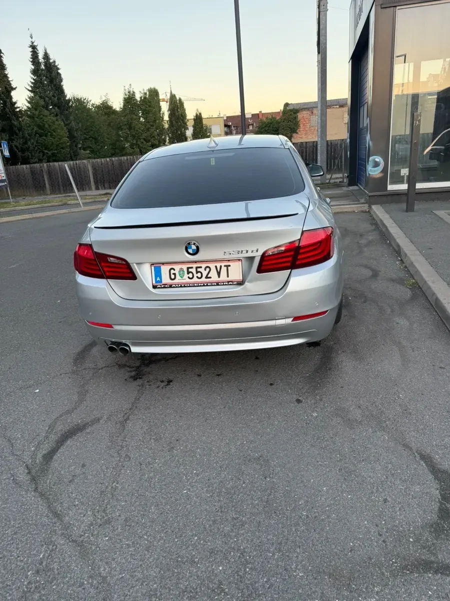 BMW 5 Series 2012 photo 3