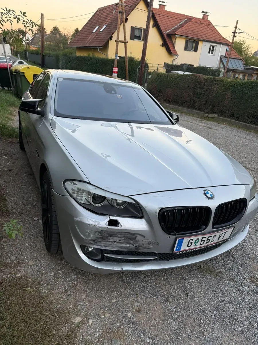 BMW 5 Series 2012 photo 2