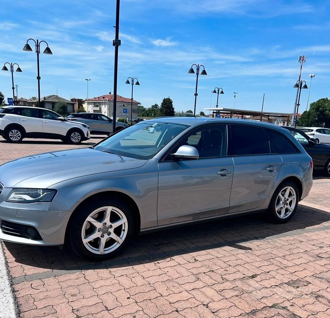 Audi A4 2009 photo 3
