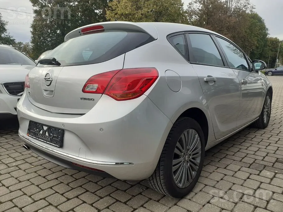 Opel Astra 2014 photo 3