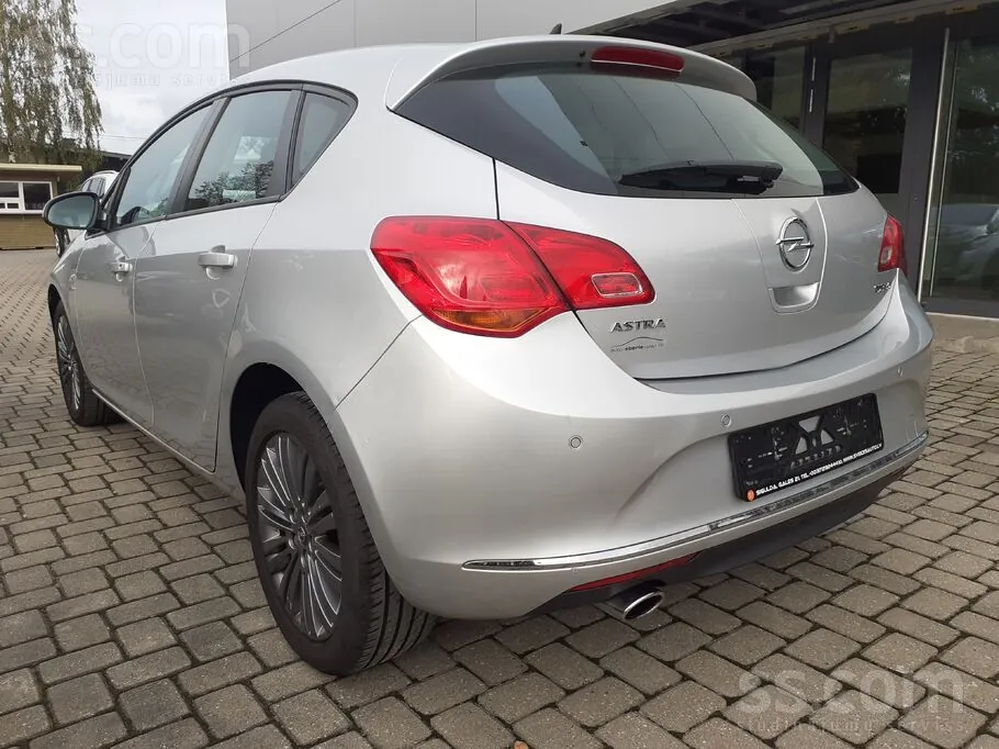 Opel Astra 2014 photo 4